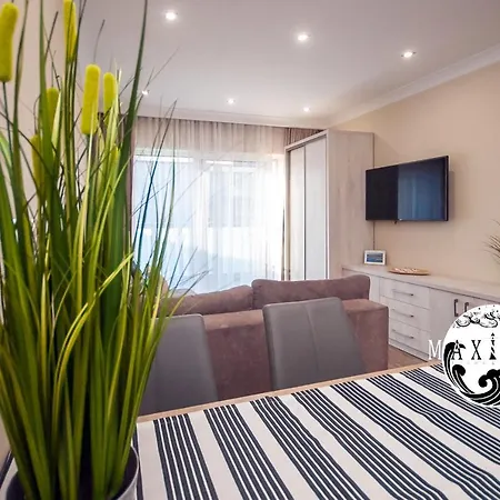 Maximus Ii Apartament *
