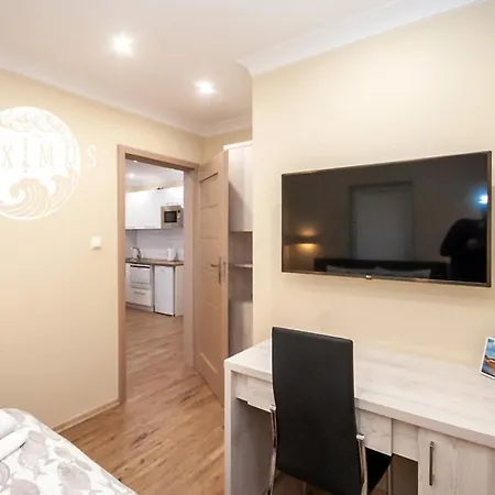 Maximus Ii Apartament *